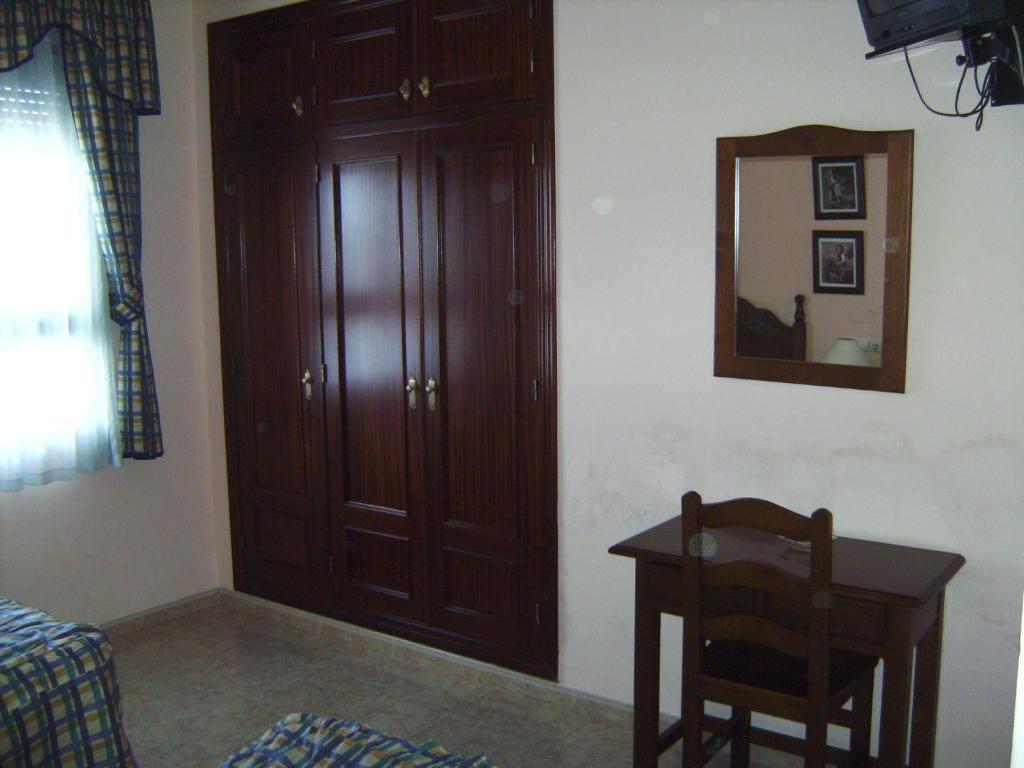 Hostal El Poligono Hotel Lucena Room photo